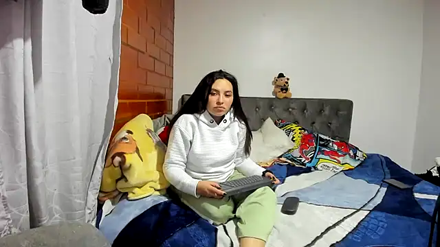  girls on fire  online show from December 17, 11:10 pm