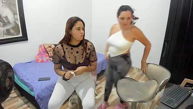 Snapshot of _girls_on_fire_ chatting on November 14, 11:30 pm girls on fire online show from November 14, 11:30 pm