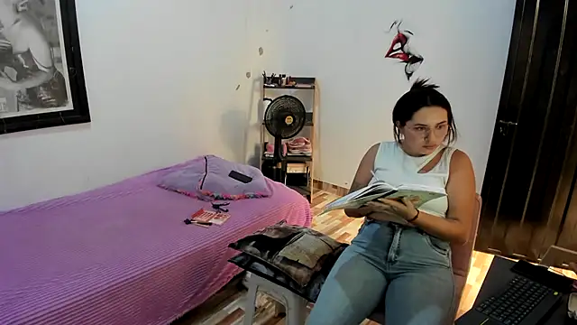  girls on fire  online show from February 28, 7:24 pm