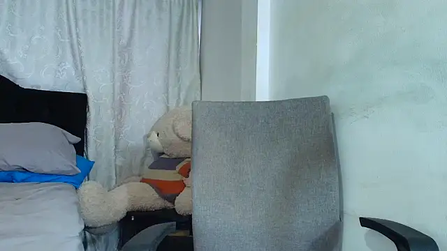 Snapshot of sam_her chatting on September 18, 9:07 pm sam her online show from September 18, 9:07 pm