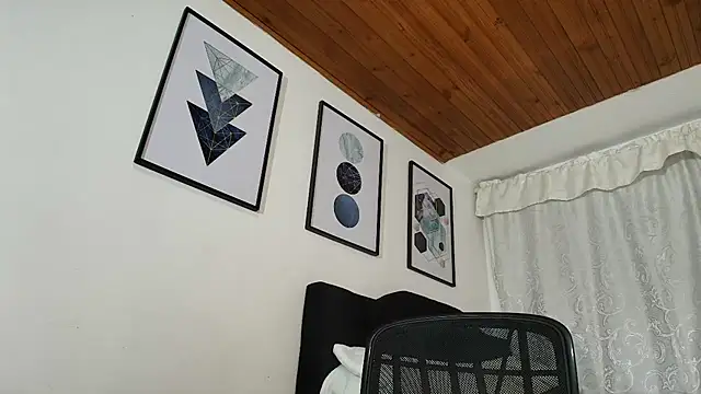 sam her online show from December 15, 1:00 am