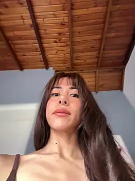 lauravasquez online show from April 11, 4:21 pm