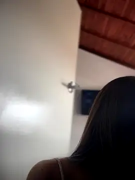 lauravasquez online show from November 21, 5:45 pm