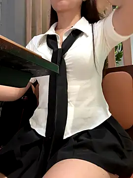 Jessical online show from November 12, 4:05 am