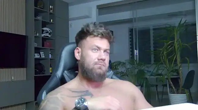 Snapshot of UbbeViking chatting on March 10, 9:29 pm UbbeViking online show from March 10, 9:29 pm