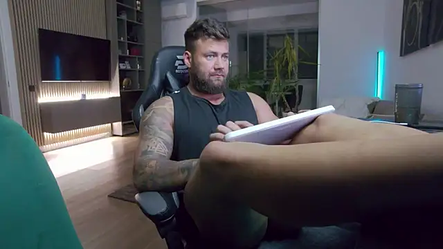 Snapshot of UbbeViking chatting on October 15, 5:10 pm UbbeViking online show from October 15, 5:10 pm