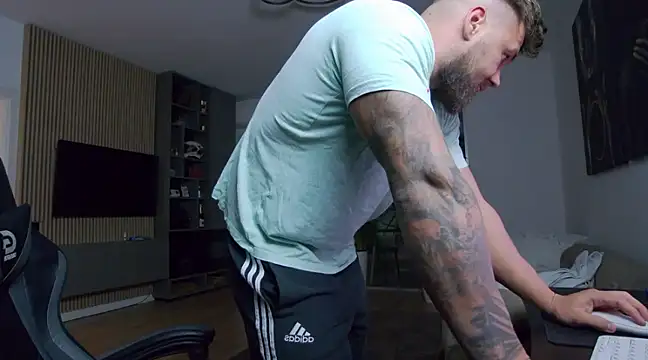 Snapshot of UbbeViking chatting on March 17, 9:57 pm UbbeViking online show from March 17, 9:57 pm