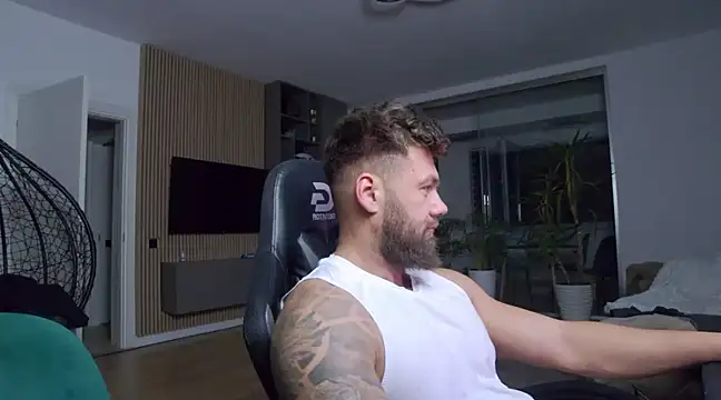 Snapshot of UbbeViking chatting on March 13, 6:56 pm UbbeViking online show from March 13, 6:56 pm