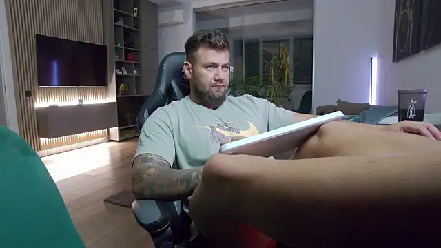 Snapshot of UbbeViking chatting on October 24, 4:39 pm UbbeViking online show from October 24, 4:39 pm