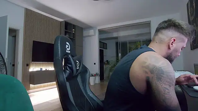 Snapshot of UbbeViking chatting on September 28, 5:09 pm UbbeViking online show from September 28, 5:09 pm