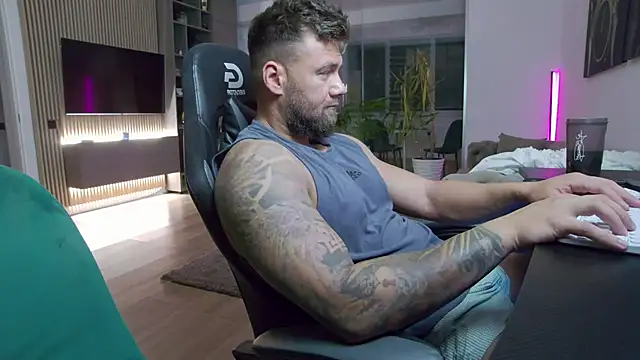 Snapshot of UbbeViking chatting on October 22, 4:50 pm UbbeViking online show from October 22, 4:50 pm