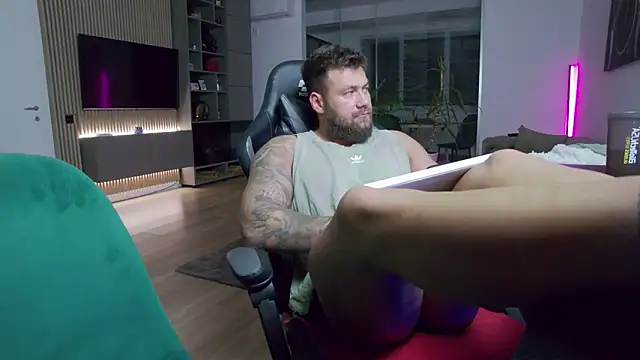 Snapshot of UbbeViking chatting on November 12, 5:50 pm UbbeViking online show from November 12, 5:50 pm