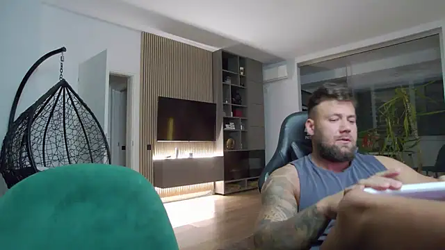 Snapshot of UbbeViking chatting on October 10, 7:04 pm UbbeViking online show from October 10, 7:04 pm