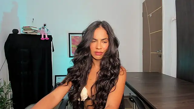 camille-rose online show from March 20, 7:59 pm