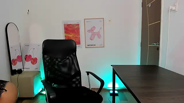 camille-rose online show from September 10, 6:29 pm