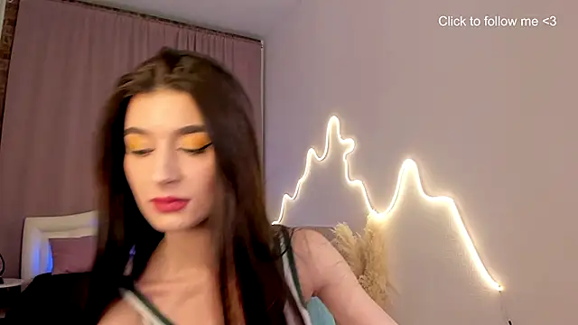 LauraCoy online show from December 5, 7:55 pm