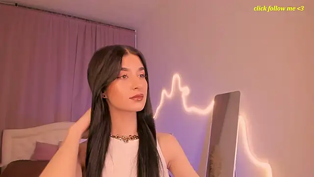 LauraCoy online show from July 5, 9:10 pm