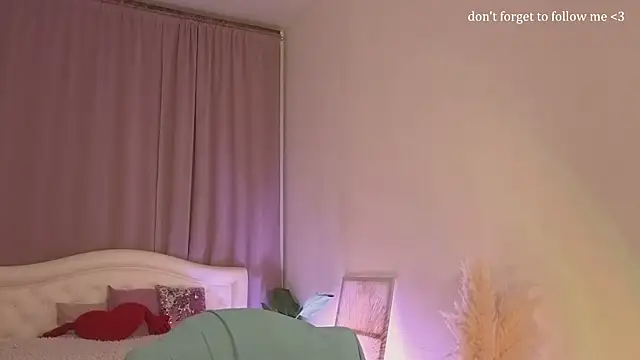 LauraCoy online show from November 20, 10:31 pm