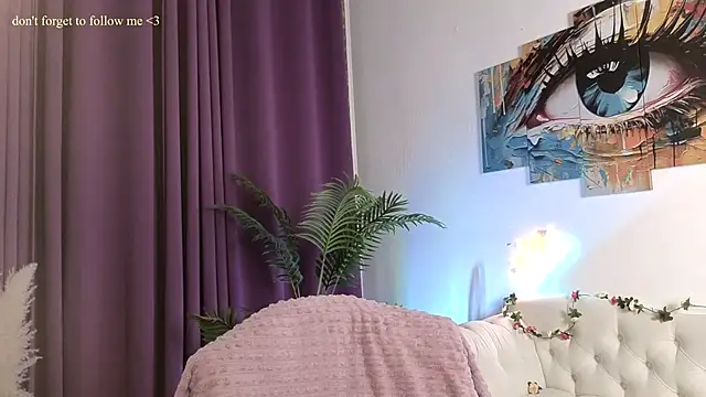 LauraCoy online show from November 15, 8:35 pm