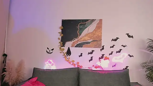 LauraCoy online show from November 3, 7:39 pm