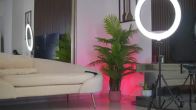 Abbela White online show from July 5, 5:47 am