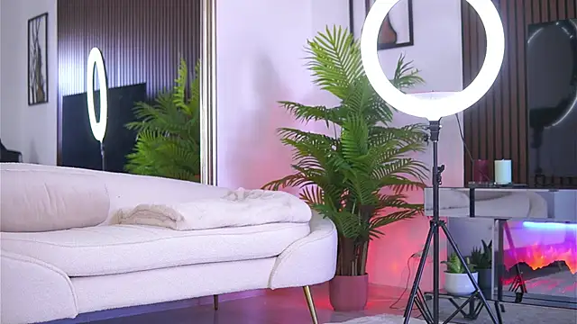 Abbela White online show from June 17, 5:40 am