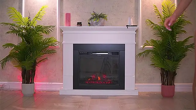 Snapshot of Abbela_White chatting on February 12, 6:24 am Abbela White online show from February 12, 6:24 am