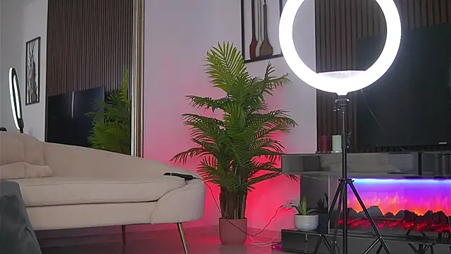 Abbela White online show from July 4, 5:36 am