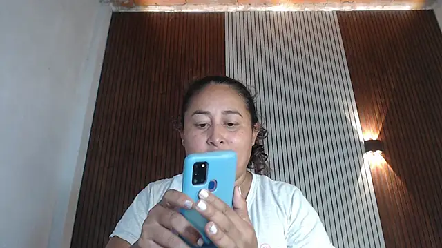 NadiaWhite online show from May 28, 4:46 pm