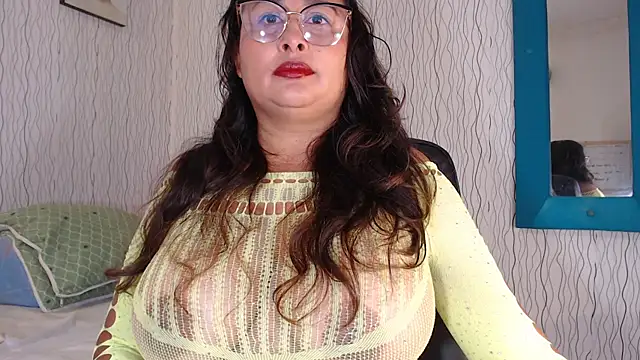 Snapshot of NadiaWhite chatting on October 4, 11:56 am NadiaWhite online show from October 4, 11:56 am