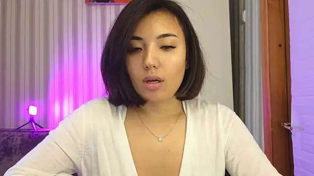 lily  foster online show from October 8, 9:44 am