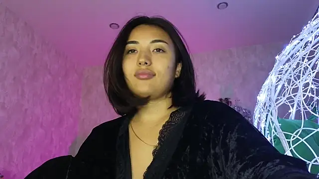 Snapshot of lily__foster chatting on December 18, 6:45 pm lily foster online show from December 18, 6:45 pm