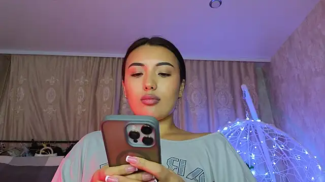 Snapshot of lily__foster chatting on February 17, 2:58 pm lily foster online show from February 17, 2:58 pm