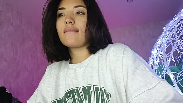 Snapshot of lily__foster chatting on December 21, 6:26 am lily foster online show from December 21, 6:26 am