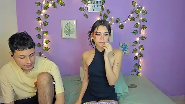 Snapshot of charlottte_queen chatting on February 14, 9:10 pm charlottte queen online show from February 14, 9:10 pm