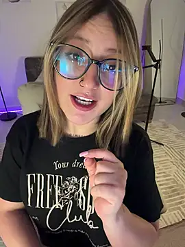 Megan lu2 online show from March 12, 6:06 am