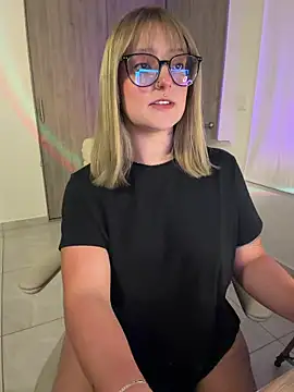 Megan lu2 online show from May 4, 7:33 am