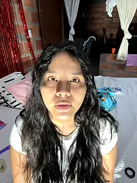 Snapshot of moncerrat_luna chatting on November 25, 10:10 pm moncerrat luna online show from November 25, 10:10 pm