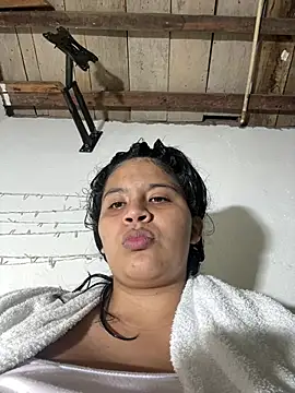 moncerrat luna online show from March 11, 9:20 pm