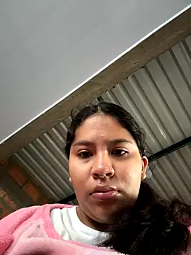 Snapshot of moncerrat_luna chatting on November 17, 2:32 pm moncerrat luna online show from November 17, 2:32 pm