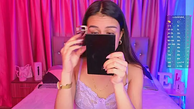 Emiily Scott1 online show from April 1, 12:02 am