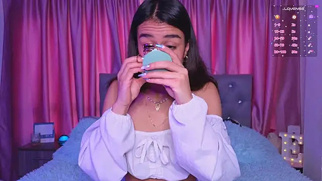 Emiily Scott1 online show from December 5, 2:48 pm