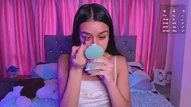 Emiily Scott1 online show from September 19, 3:27 pm