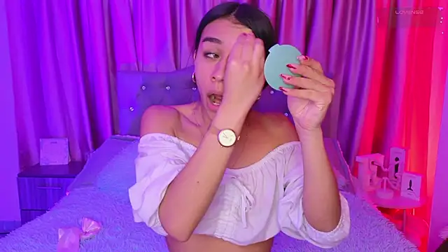 Emiily Scott1 online show from February 5, 12:17 am