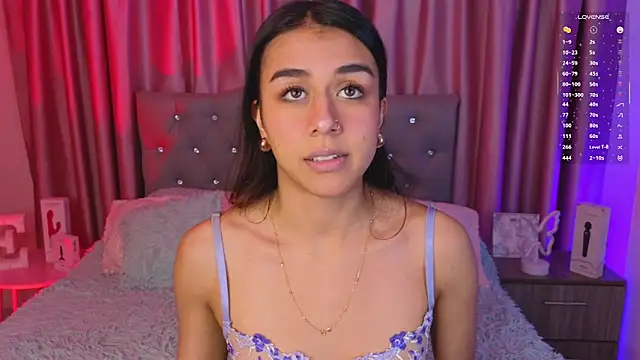 Emiily Scott1 online show from July 8, 2:46 am