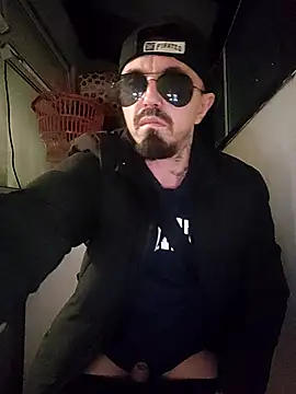 erbod Johnny online show from November 23, 3:27 am