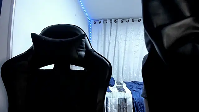 Snapshot of aliice_walker_ chatting on October 24, 1:26 am aliice walker online show from October 24, 1:26 am