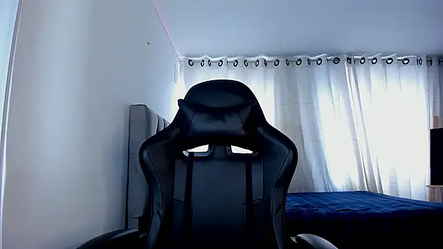 Snapshot of aliice_walker_ chatting on October 30, 3:31 pm aliice walker online show from October 30, 3:31 pm