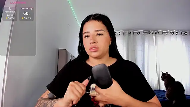 Snapshot of aliice_walker_ chatting on November 4, 4:22 pm aliice walker online show from November 4, 4:22 pm