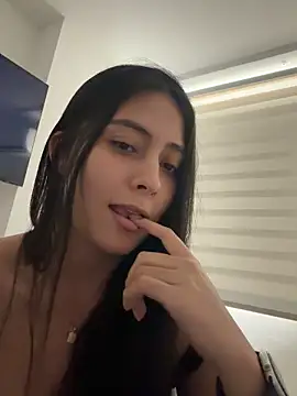 Sophie  Foxxx online show from April 16, 9:39 pm